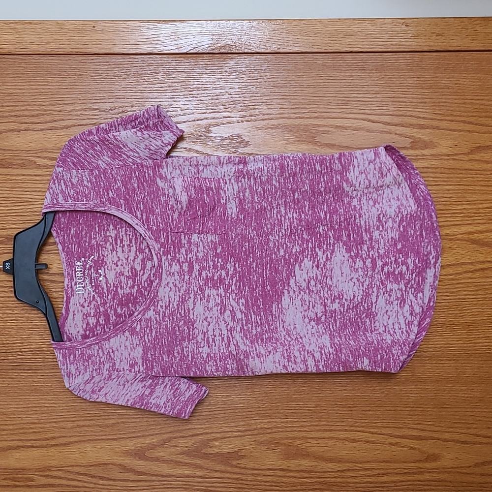 Decree small magenta t shirt